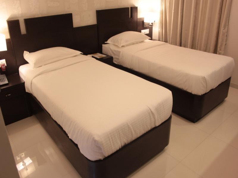 Hotel Magnum Inn Junagadh Eksteriør billede