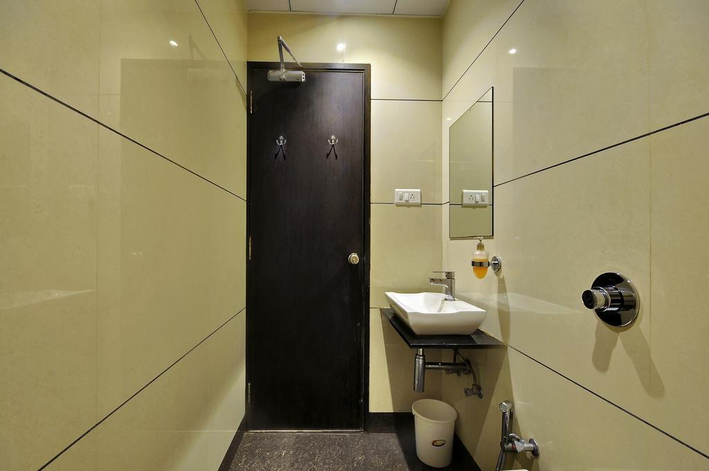 Hotel Magnum Inn Junagadh Eksteriør billede