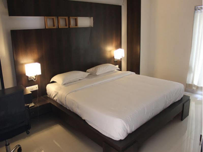 Hotel Magnum Inn Junagadh Eksteriør billede
