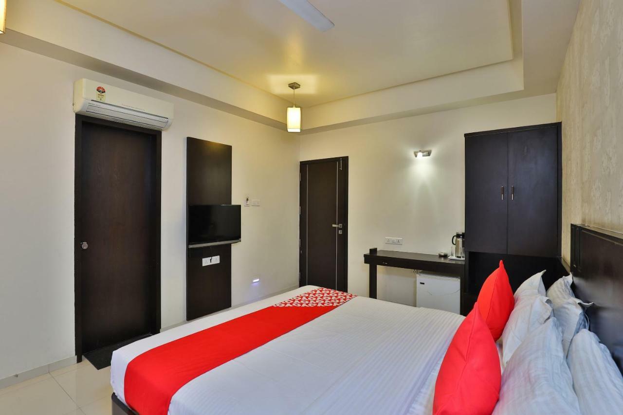 Hotel Magnum Inn Junagadh Eksteriør billede