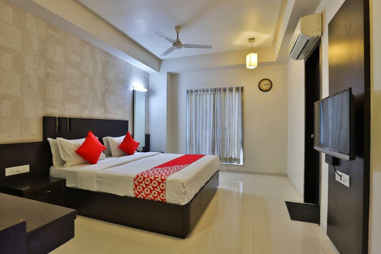 Hotel Magnum Inn Junagadh Eksteriør billede