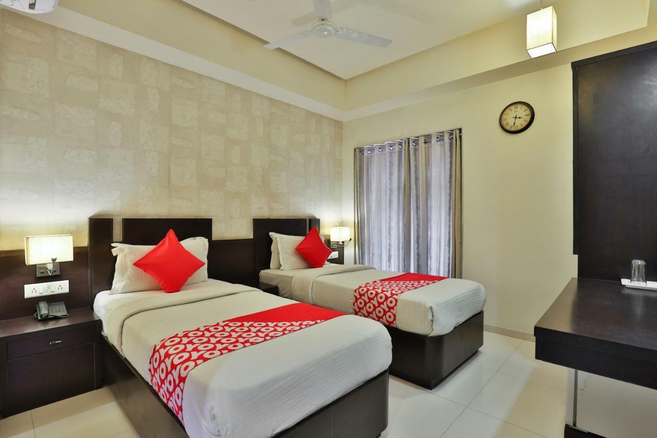 Hotel Magnum Inn Junagadh Eksteriør billede