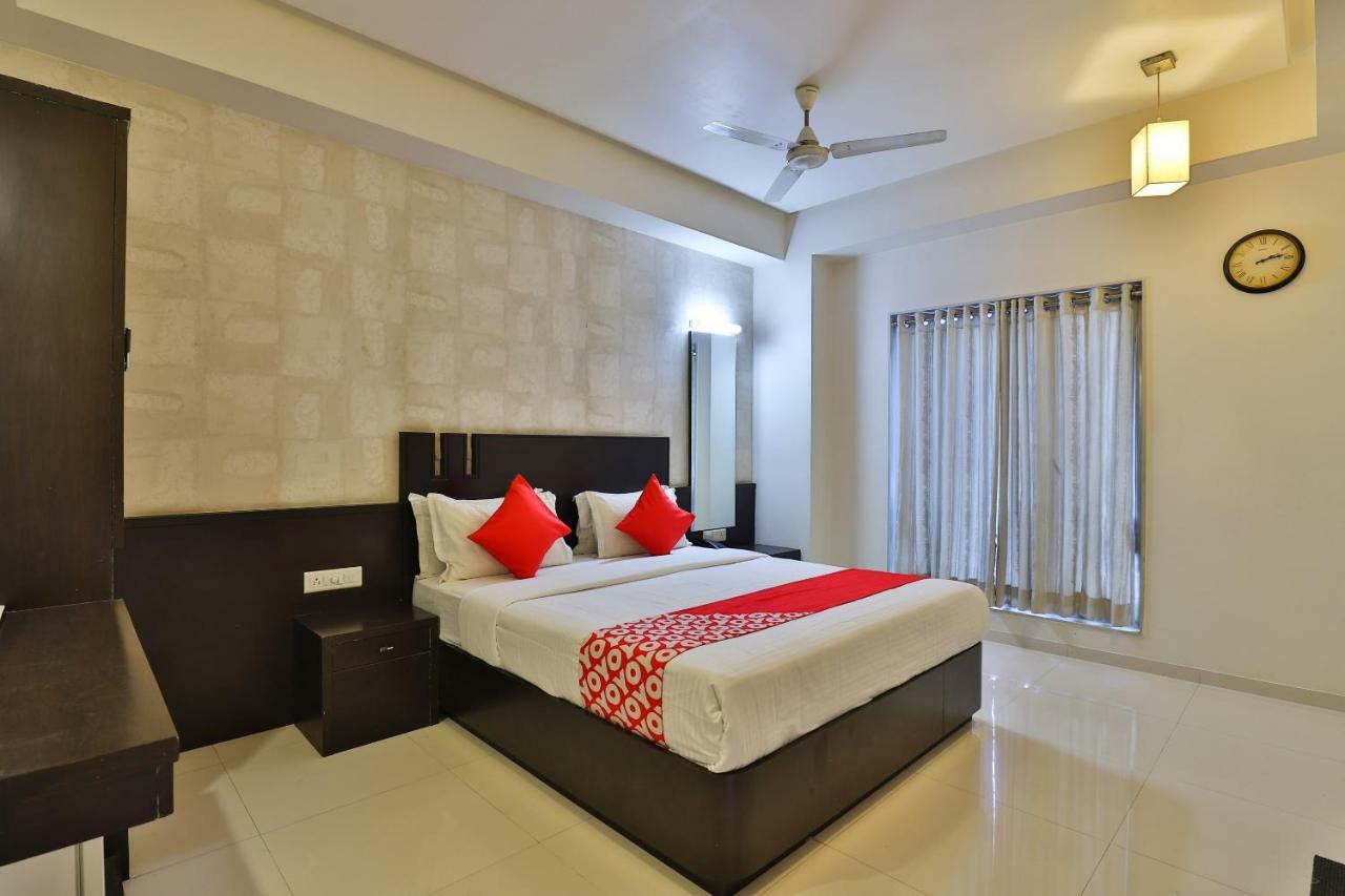 Hotel Magnum Inn Junagadh Eksteriør billede